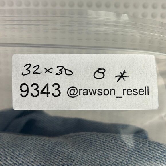 Levi's 550 Relaxed Fit Light Wash Mom Jean 32x30 Colombia Vintage 90s Distressed - Picture 8 of 8